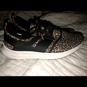 New balance leopard print shoes.